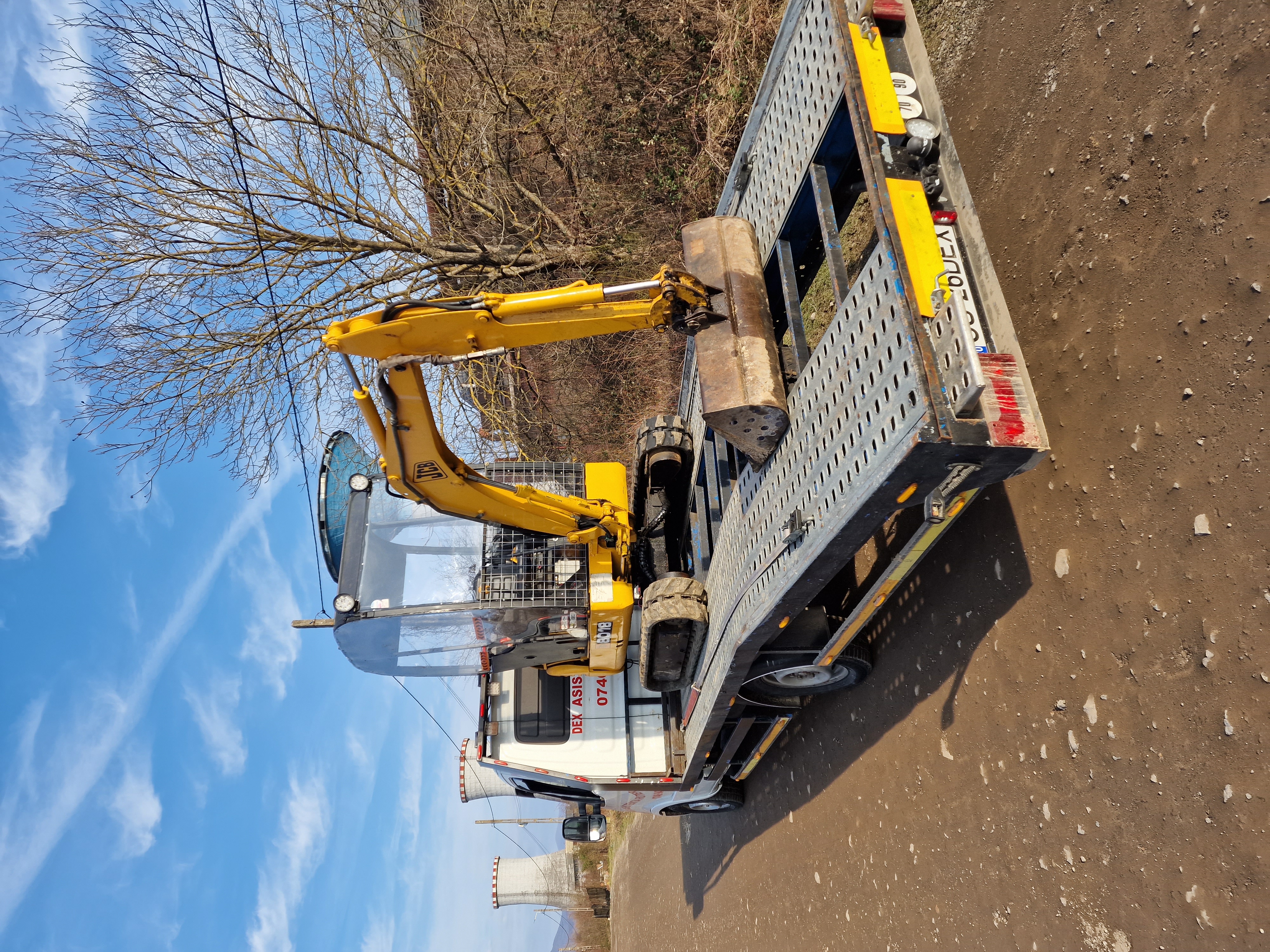 tractare mimiexcavator